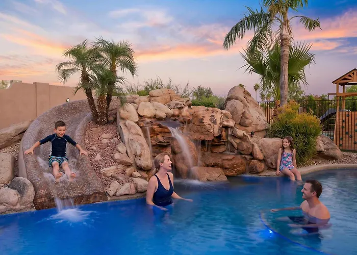 The Good Life Oasis - Luxury 5br - Sleeps 16
